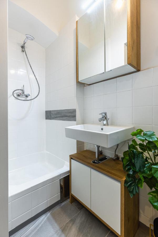 Stylish 1 Bedroom Apartment Near Hannovamarkt Vienna Luaran gambar